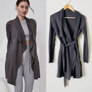LUNYA XS/SMALL The Short Robe in gray